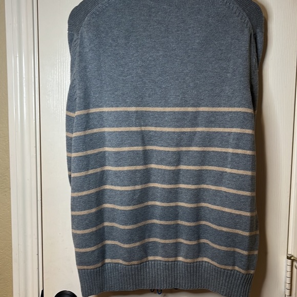 Men’s Lands’ End Gray with Tan Stripe Sweater - Picture 4 of 9